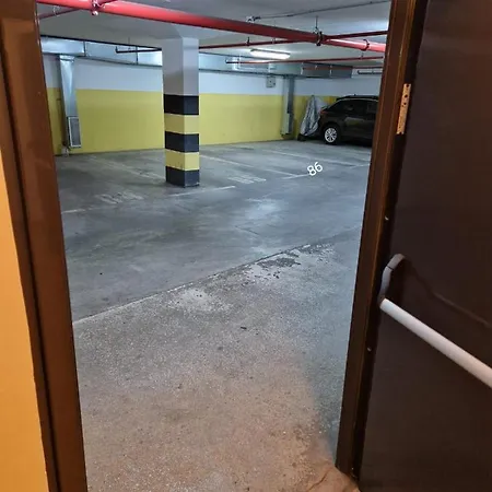 M&m - Free Parking In Split